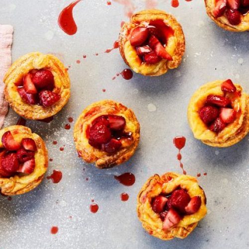 portuguese-tarts-with-roasted-berries-608198-1 portuguese-tarts-with-roasted-berries-608198-1